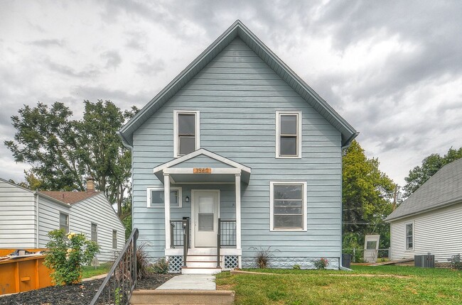 Building Photo - Beautifully updated 3-bedroom, 1-bath home that’s move-in ready.