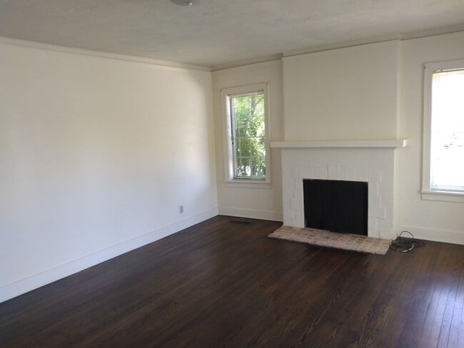 Photo - 712e16 Unit 712