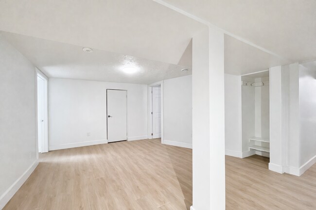 Photo - 428 Thorold Rd Unit 3