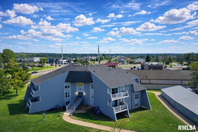 Building Photo - 2608 W Willowlake Dr Unit 24