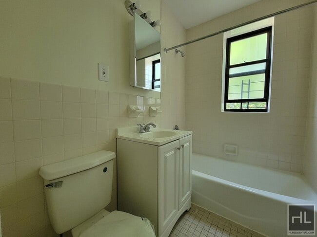 Photo - 62 Stuyvesant Ave Unit 4B