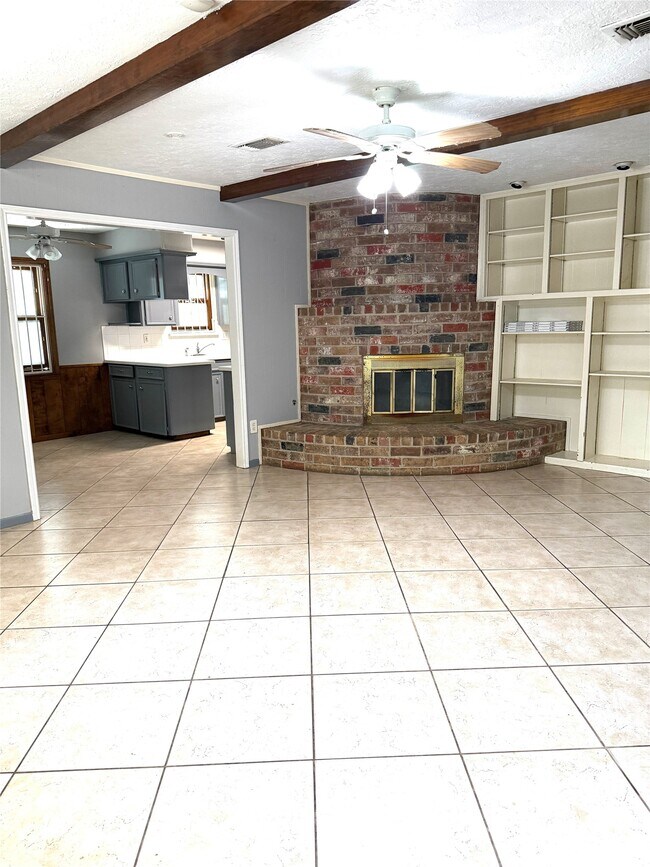 12615 Shannon Hills Dr