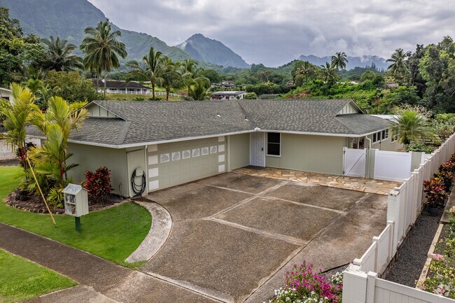 Building Photo - Kailua, Charming 3-Bed, 2-Bath with Swimmi... Unit 1 Rental