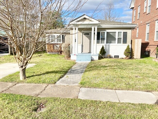 Building Photo - 2922 Hollister Ave Rental