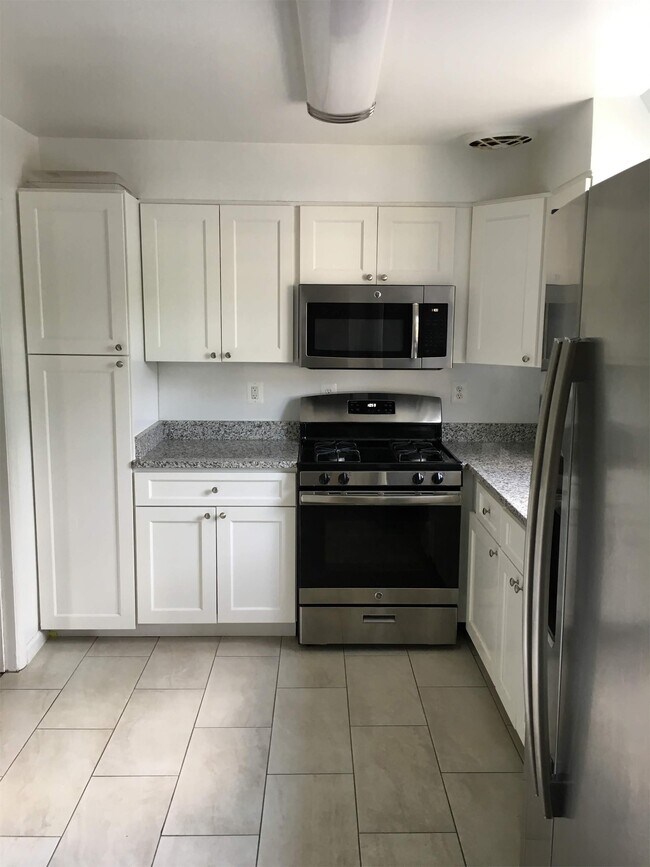 Photo - 5319 Pooks Hill Rd