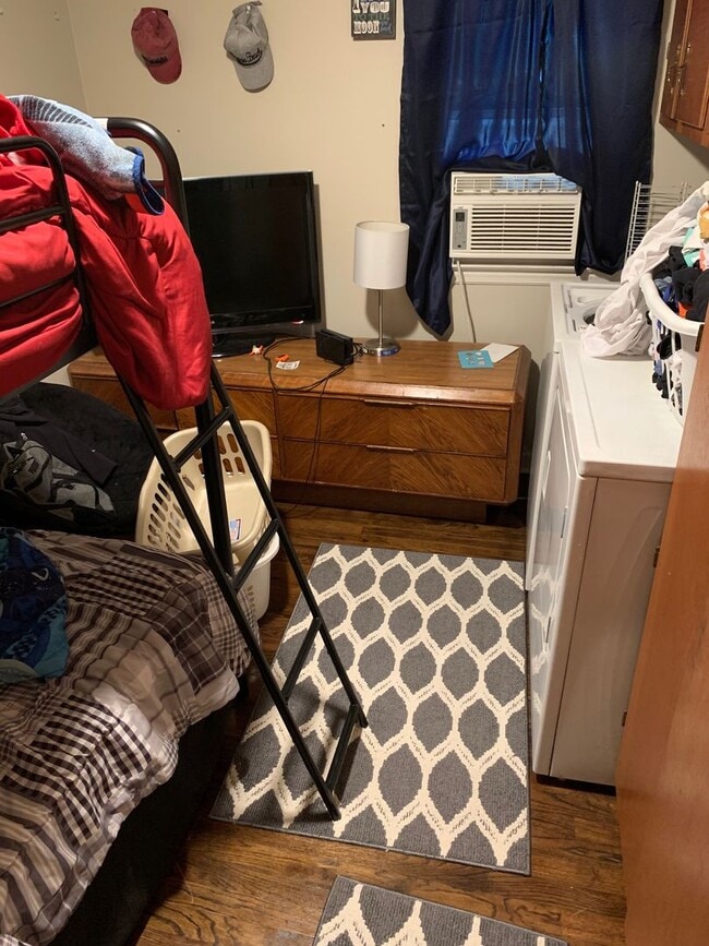 Photo - 3-4 Bedroom 1 Bath cape with garage in Liverpool Schools