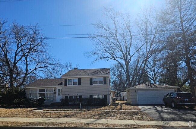 Building Photo - 711 Warwick Ave Rental