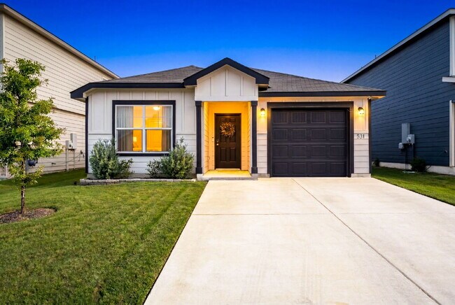 Building Photo - Where Everyday Moments Feel Like Home