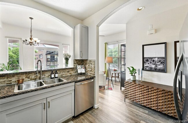 Photo - 2100 N Humboldt St Unidad 208