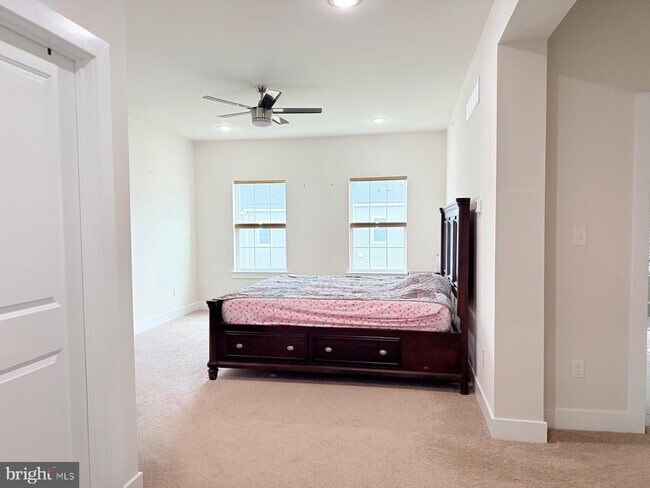 Photo - 161 Livingston Ln