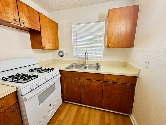 Photo - 922 E Brownlee St