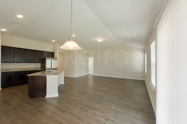 Photo - 106 Ebenezer Blf Wy