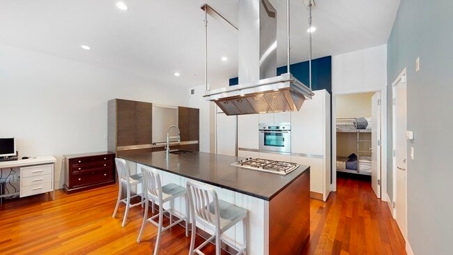 Building Photo - 49 N Margin St Unit 2