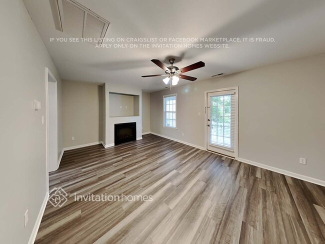 Photo - 406 Whitehall Ct