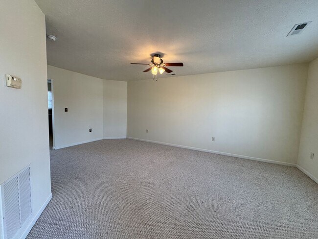 Photo - Well maintained 2 bedroom townhome in the Taylor Springs Subdivision