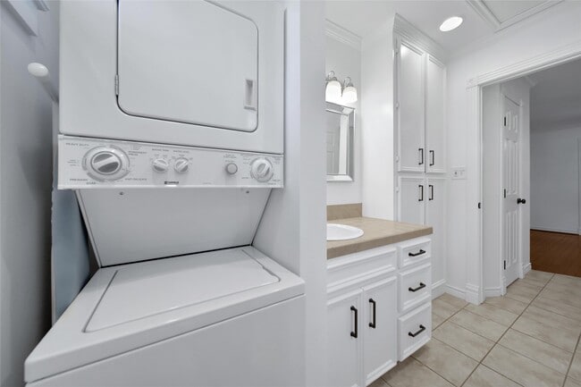 Photo - 520 W 15th St