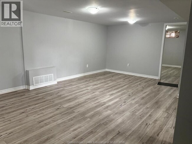 Photo - 3580 McKay Ave