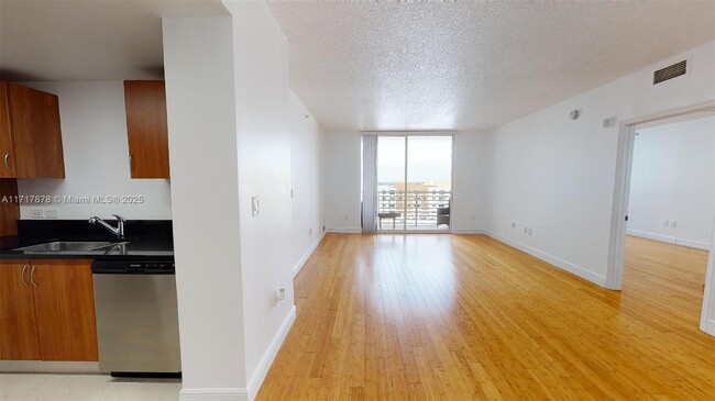 Photo - 18800 NE 29th Ave Condo Unit 922