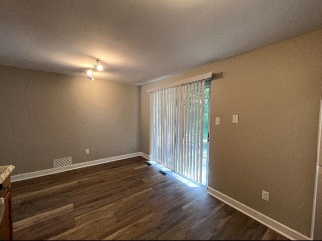 Photo - 1390 Lincoln Dr Unit A