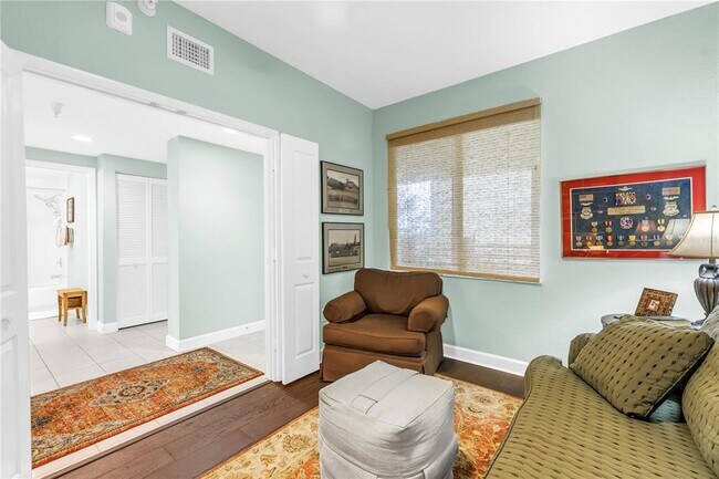 Photo - 4801 Osprey Dr S Unit 303