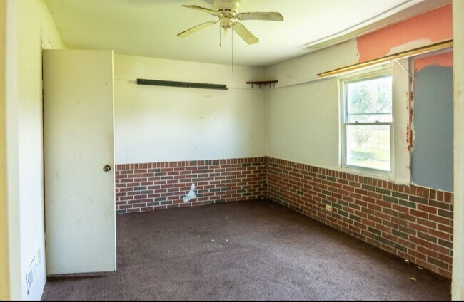 Photo - 328 W Main St