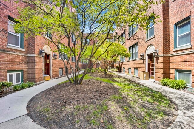 Photo - 2026 N Burling St Unidad 307 Rental