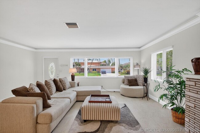 283 Imperial Ln