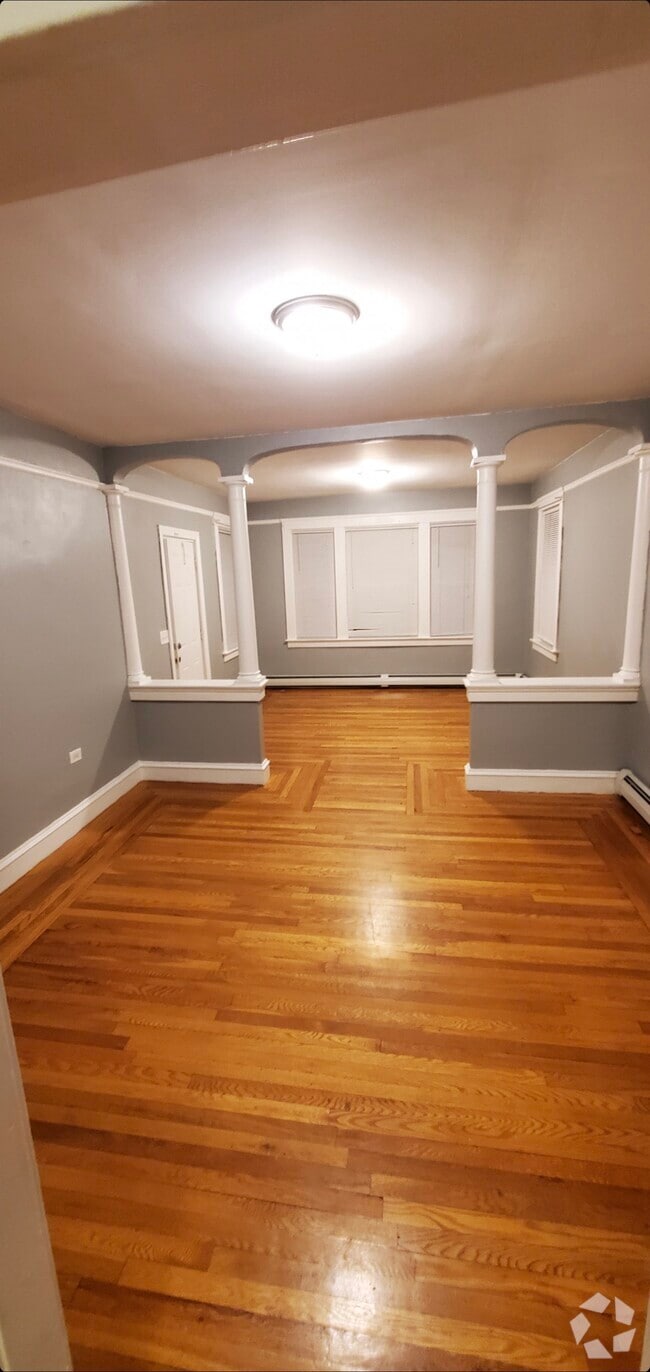 Building Photo - 17 Richter St Unit 2 Rental