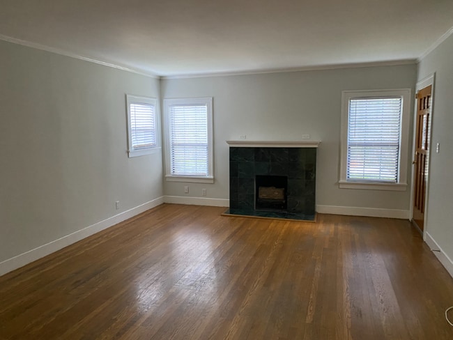 Building Photo - 1929 W McKinney St Rental