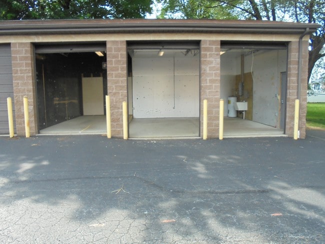 Potential Garage Space: More Available (Negotiable) - Ridgeview Apartments