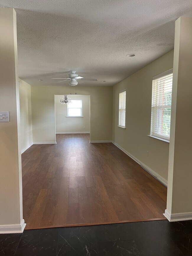 Photo - 5424 Wimbledon Ct