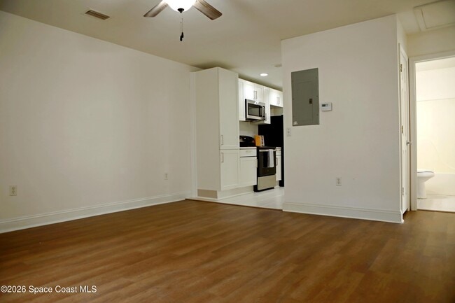 1230 Fern St