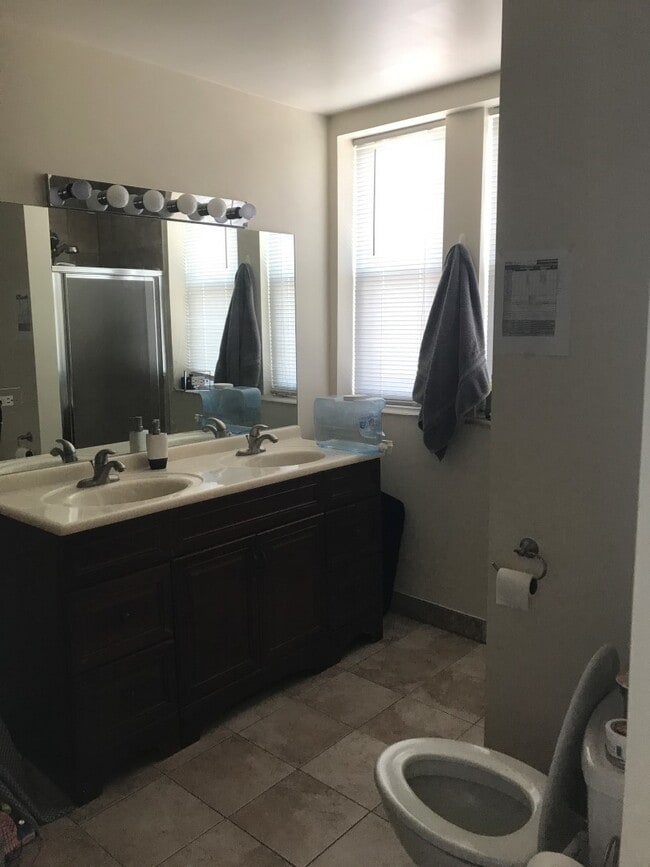 Photo - 6311 N Albany Ave Unit 1B