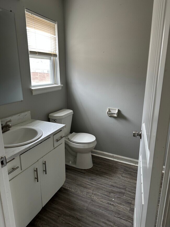 Photo - 118 N Chestnut St