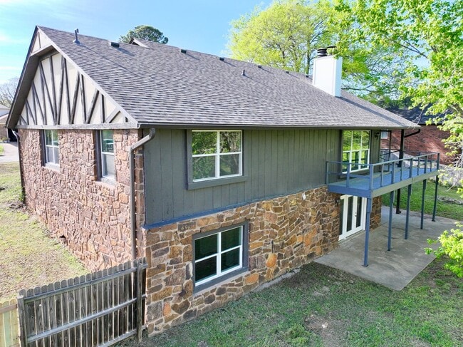 Photo - Spacious 4 Bed Home in Prime Claremore Location