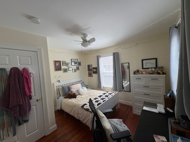 Photo - 16 Eliot Cres Unit 16Eliot#1