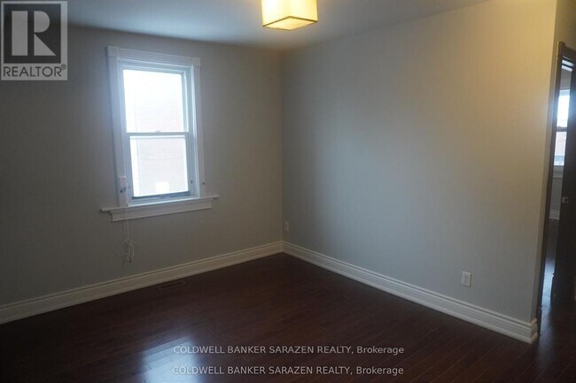 Photo - 326 Flora St