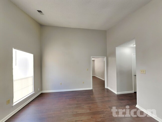 Photo - 11622 Calgary Dr