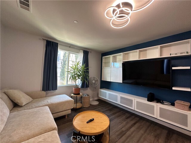 106 Eureka Pl