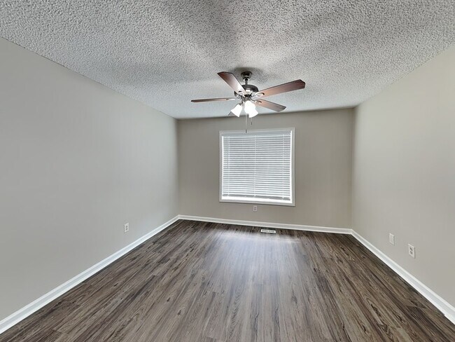 Photo - 424 Ivy Crest Dr