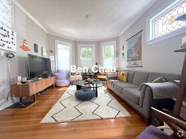 Building Photo - 9 Dimick St Unit #1B Rental
