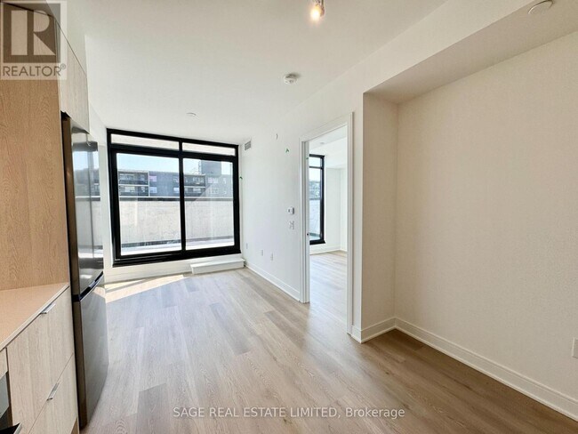 Photo - 86 Dundas St E Unit 806