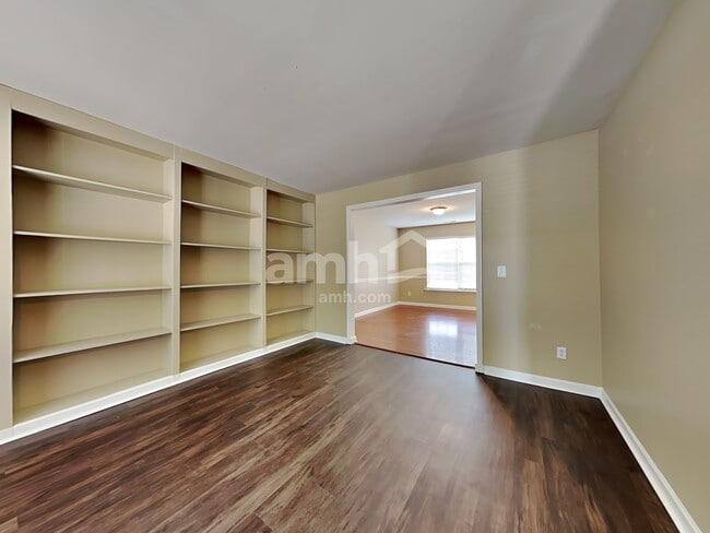 Photo - 1008 Golden Crest Dr