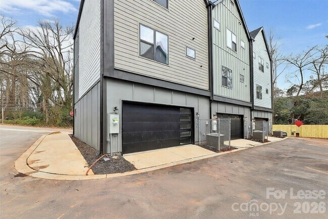 Photo - 3432 Brookshire Blvd