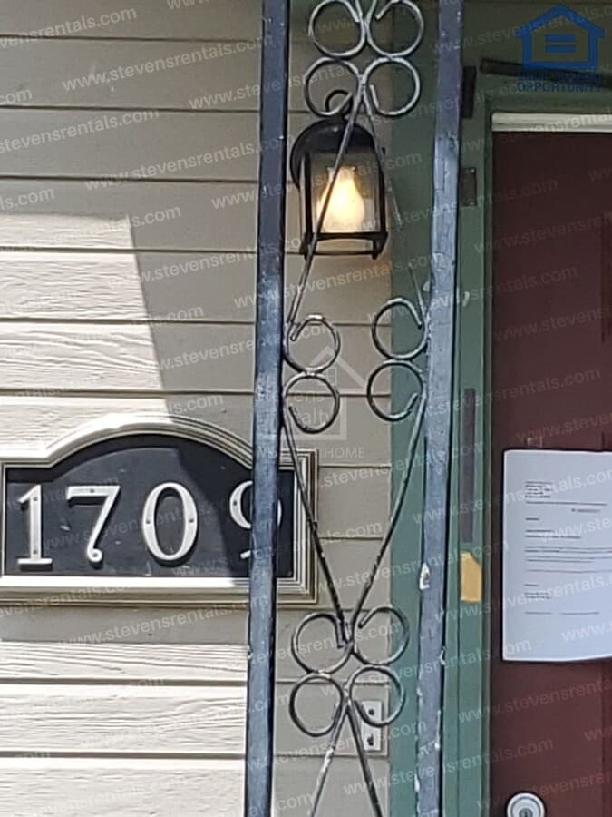 Photo - 1709 NW Smith Ave