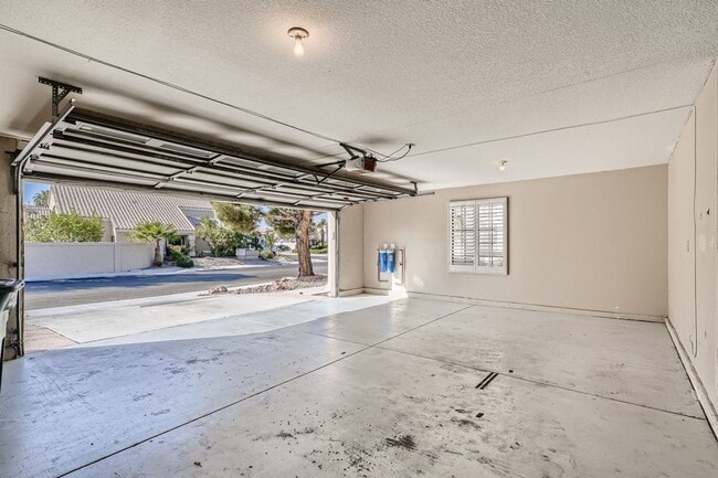 Photo - 2224 Bear Valley St