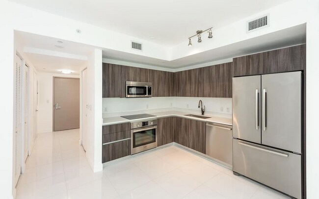 Building Photo - 488 NE 18th St Unit 1502 Rental