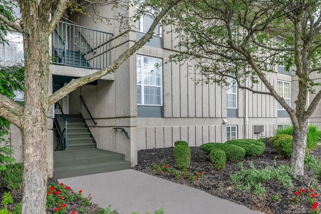 Lansing West Apartments