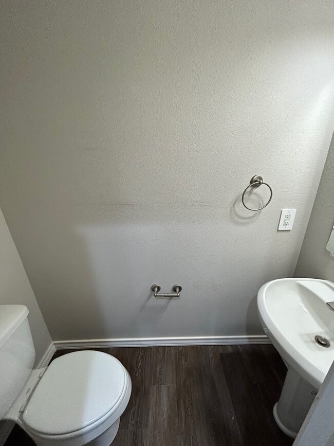 Photo - 3457-3457 Brooke Pl