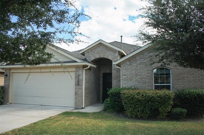 Photo - 2209 Bettylou Ln